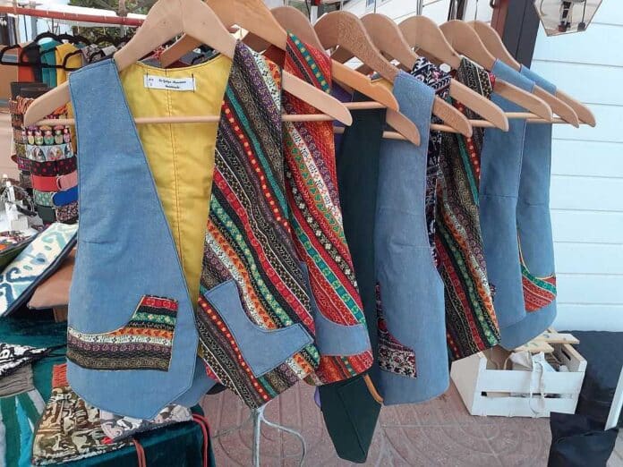 The fair is set up on the Promenade in the Port of Jávea and is open on Saturday 6, Sunday 7 and Monday 8 December (the 8th being a national holiday) from 11:00 am non stop till 7:00 pm