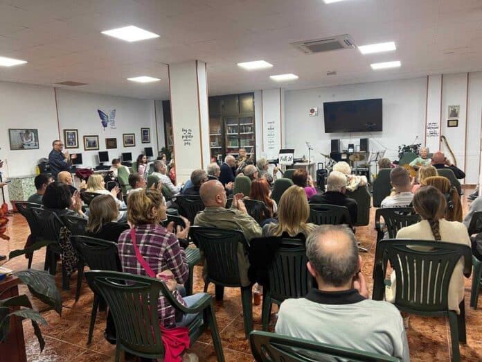 Giovedì 13 novembre, l'APAEX Torrevieja ha ospitato uno splendido concerto degli studenti del corso di musica inclusiva Francisco Casanovas, nell'ambito della settimana di porte aperte dell'organizzazione.