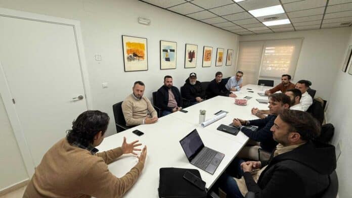 • Impatto economico: il sindaco Dolón ha affermato che la mossa conferma la leadership della città nella strategia musicale della regione, che dovrebbe generare occupazione, dare impulso all'economia e creare una proiezione culturale senza precedenti.