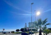 Turistskilting i Orihuela Costa skal oppgraderes Bystyrerepresentant for kysten, Manuel Mestre, sa at tydelig og konsekvent skilting er avgjørende for ethvert turistmål: «God skilting hjelper besøkende med å finne veien enkelt, forbedrer opplevelsen og forbedrer trafikksikkerheten.»