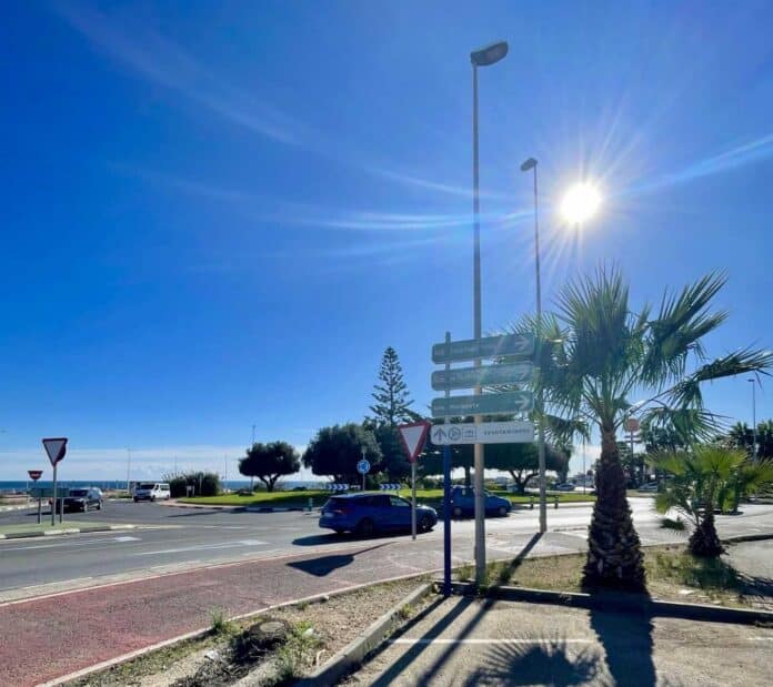 Councillor for the Coast, Manuel Mestre, said clear and consistent signage is essential for any tourist destination: “Good signage helps visitors find their way easily, enhances their experience, and improves road safety.”