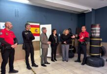 La polizia di Orihuela trasforma l'ex edificio del CEFIRE in un centro di addestramento regionale Durante la presentazione, il sindaco Pepe Vegara ha elogiato l'iniziativa, sottolineando che dimostra l'impegno, il lavoro di squadra e l'approccio lungimirante della Polizia Locale