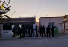 Семейный клан владел заводами по производству марихуаны по всему Сан-Хавьеру. Операция «Коркон» успешно ликвидировала одну из крупнейших в регионе сетей незаконного производства каннабиса, продемонстрировав неизменную приверженность Гражданской гвардии выявлению и пресечению деятельности по незаконному обороту наркотиков в регионе.