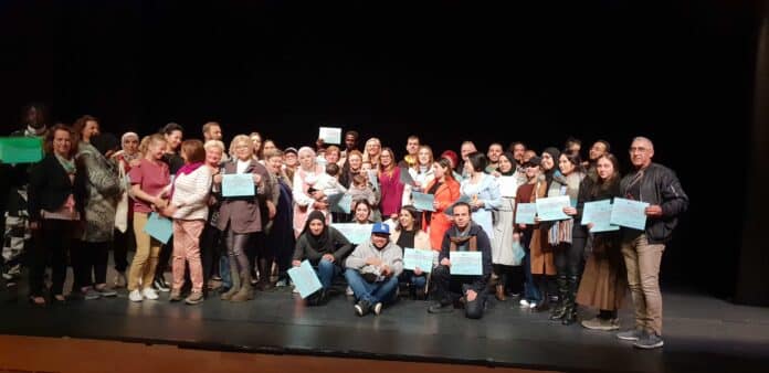 De inschrijving is geopend tot en met vrijdag 26 december en kan zowel persoonlijk bij de studentenadministratie als online met een digitale handtekening via het elektronische hoofdkantoor worden voltooid. Er worden in totaal zes groepen aangeboden, met ongeveer 15 studenten per groep. Vier groepen zijn voor beginners en twee voor gevorderden.