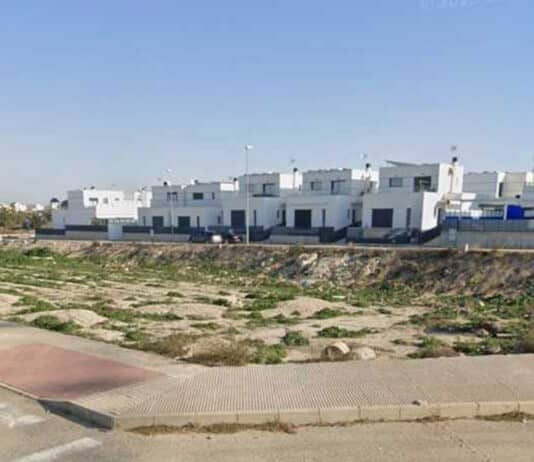 Dolores Residents and Businesses Oppose New Ecopark Near Homes The opposition emphasizes that they are not against recycling facilities in principle but object to the proximity to homes, describing the location as “literally at our doorstep” and pointing out potential health, environmental, and urban planning risks.