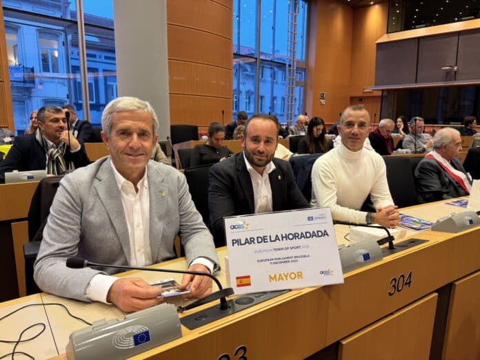 Tijdens de prijsuitreiking, die werd bijgewoond door bijna 500 deelnemers uit meer dan 70 landen, namen burgemeester José María Pérez, sportwethouder José Antonio Martínez en sportdirecteur Pedro Quesada de onderscheiding namens de gemeenschap in ontvangst.