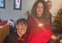 Crescendo-koret fremfører julekonserter i desember, også omtalt på TV Hvis du er interessert i å bli med på å synge i Crescendo Choir, er du invitert til å komme på en av øvelsene deres. Øvingene holdes på Rincon de Miguel restaurant i Los Montesinos hver mandag fra 12. januar 2026 fra kl. 17.30 til 19.50.