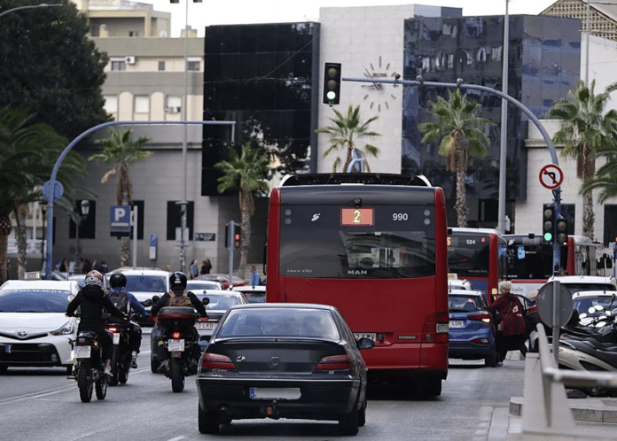 Orihuela City Council has launched a €18,142 tender to draft a Low Emission Zone (ZBE) project aimed at restricting traffic in the city center.