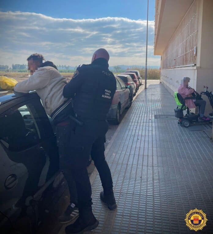 Sabino Rueda påpekte at lignende operative enheter allerede er på plass i andre kommuner i Alicante-provinsen, hvor de angivelig har levert positive resultater.