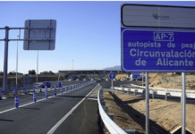 Alicante’s AP-7 Goes Toll-Free, Easing Traffic on the A-70 It is hoped that the toll-free decision will strengthen public appeals in the Vega Baja to remove the two tolls at close to San Miguel and in La Zenia, with residents arguing that eliminating these barriers would further ease traffic and boost local economic activity in the area.