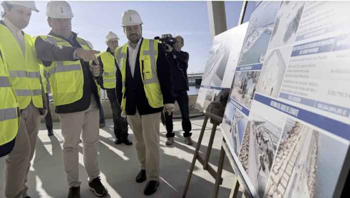 De president bracht een bezoek aan de lopende werkzaamheden in de haven en beschreef het project als een stap in de richting van "de zee dichter bij de stad brengen en tegelijkertijd het mediterrane karakter behouden".