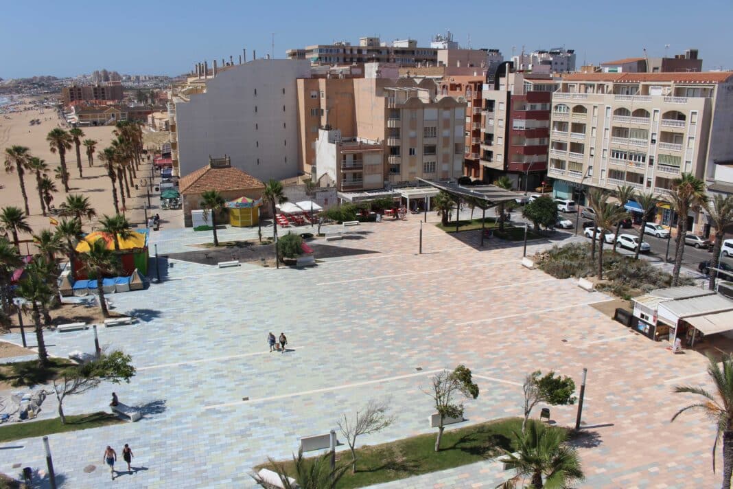 The project will create 3,802 m² of underground parking with space for approximately 126 vehicles, while the above-ground area of 4,500 m² will be completely reurbanized.