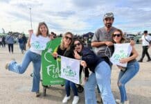 Torrevieja dà un tocco ecologico alle festività del Santo Patrono Il riciclaggio del vetro a Torrevieja ha un impatto ambientale significativo. Riciclando il vetro, la città riduce la crescita delle discariche, risparmia energia, riduce al minimo le emissioni di CO₂ ed evita l'estrazione di nuove materie prime, proteggendo così il suolo e le foreste.