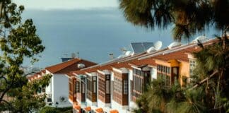 España sigue siendo el principal destino soñado por los británicos que compran en el extranjero A pesar de las regulaciones más estrictas en muchos de sus puntos turísticos, España continúa dominando las búsquedas de propiedades en el extranjero de los compradores británicos, asegurando el primer puesto en la lista de 2025 de Rightmove de los lugares internacionales más buscados.