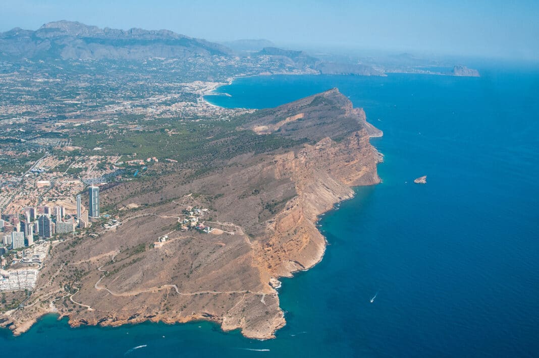 Benidorm City Council is facing one of the most serious financial challenges in its history following the latest court rulings in favour of the Murcia Puchades family over the long-running Serra Gelada land dispute.