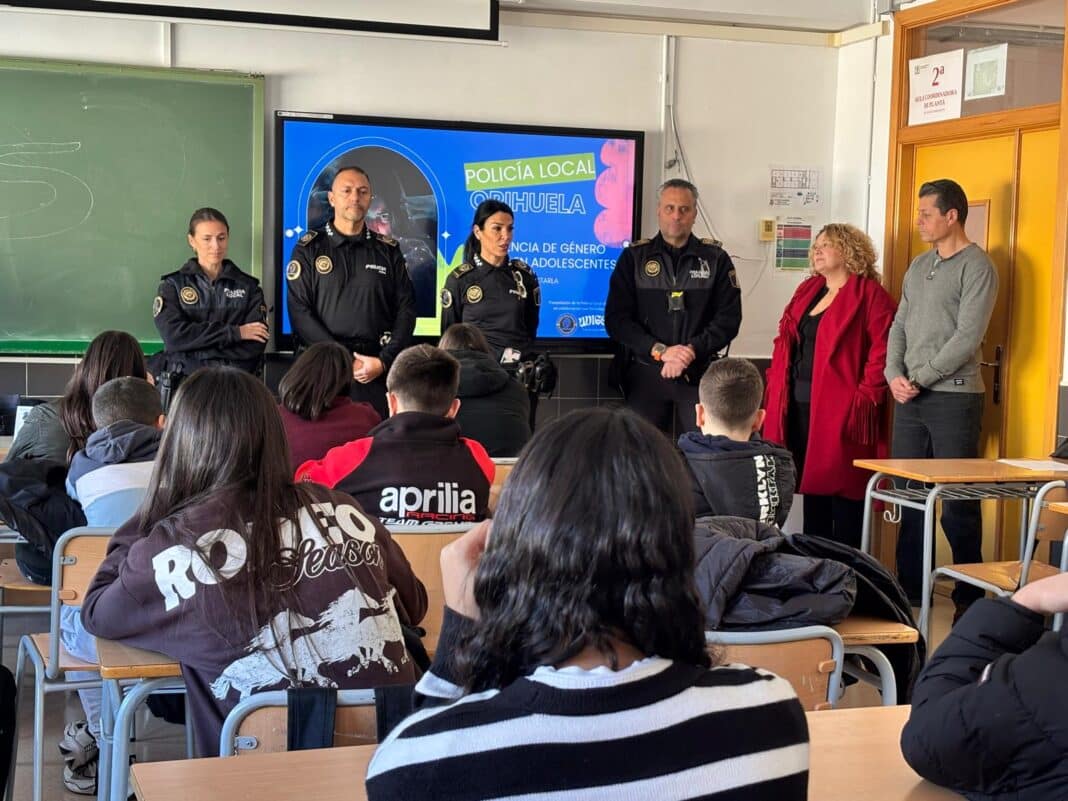 Het hoofddoel van de campagne is om jongeren de kennis en instrumenten te bieden om situaties van digitale controle, misbruik of geweld te herkennen, te verwerpen en te voorkomen.