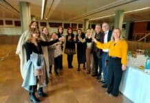 Pierwsi studenci UNED w Torrevieja kwalifikują się do uzyskania dyplomu z edukacji wczesnoszkolnej Rozwój ten zbiega się z ukończeniem studiów przez pierwszą grupę studentów kierunku Edukacja wczesnoszkolna prowadzonego w ośrodku w Torrevieja