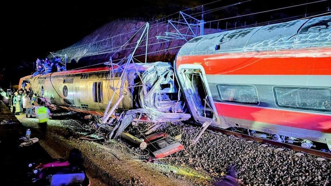 At least 21 people have been killed and more than 100 injured—15 of them seriously—after two high-speed trains derailed Sunday evening in the municipality of Adamuz, in the province of Córdoba.