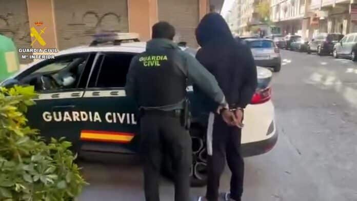 Five people aged between 22 and 51 were arrested, including the alleged leader of the network and manager of the establishments, several family members, and a security guard employed at the nightclub.