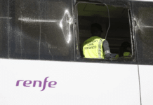 Cartagena Passenger Train Collides with Crane in Spain’s Fourth Rail Incident in a Week Guardia Civil Officers inspecting the damage