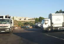 Vuilnisophalers in Orihuela op de rand van staking: vakbonden waarschuwen voor mogelijke staking De vakbonden wijzen ook op de slechte staat van het wagenpark. Vuilniswagens en andere servicevoertuigen zijn oud en vaak defect, waardoor ze regelmatig vlekken en onaangename geuren op straat achterlaten.