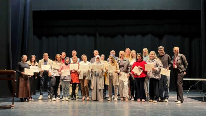 On January 30, diplomas were awarded at the Centro Cultural Virgen del Carmen to students who successfully completed the 40-hour Spanish course for applicants seeking arraigo, a social integration certificate required to apply for residency in Spain.