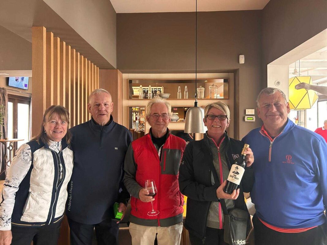 Een beetje grijs en fris met een paar regendruppels in Las Colinas op woensdagochtend – ons eerste bezoek hier dit jaar.