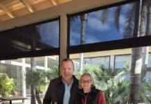 2-Ball Greensome for the Inbetweeners at El Plantio. After the game, everyone gathered in the clubhouse for some well-earned refreshments and to congratulate the winners as they received their prizes.