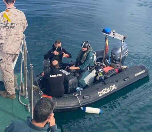 Nurkowie Marynarki Wojennej neutralizują pocisk z czasów wojny domowej u wybrzeży Denii Specjalistyczna grupa ds. usuwania materiałów wybuchowych (EOD) hiszpańskiej marynarki wojennej skutecznie zneutralizowała niewybuch pochodzący z czasów hiszpańskiej wojny domowej wczoraj, 14 stycznia.