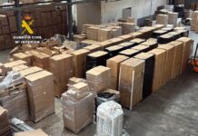 €3M ILLEGAL TOBACCO MEGA-FACTORY BUSTED IN ALICANTE The clandestine plant was operating inside an industrial warehouse in Muro de Alcoy, where officers arrested two men and seized more than 300,000 packs of cigarettes ready to be sold on the black market.
