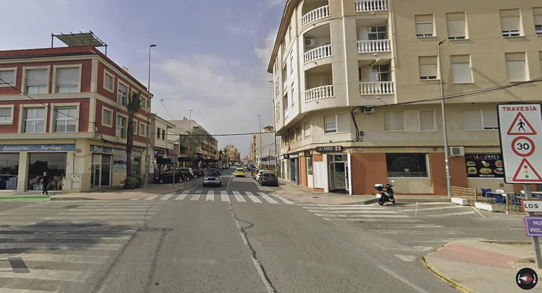 Het ongeval vond plaats om 10:56 uur op kilometer 5.8 van de CV-945, op een recht stuk tussen de rotonde van Algorfa en de toegang tot de AP-7.