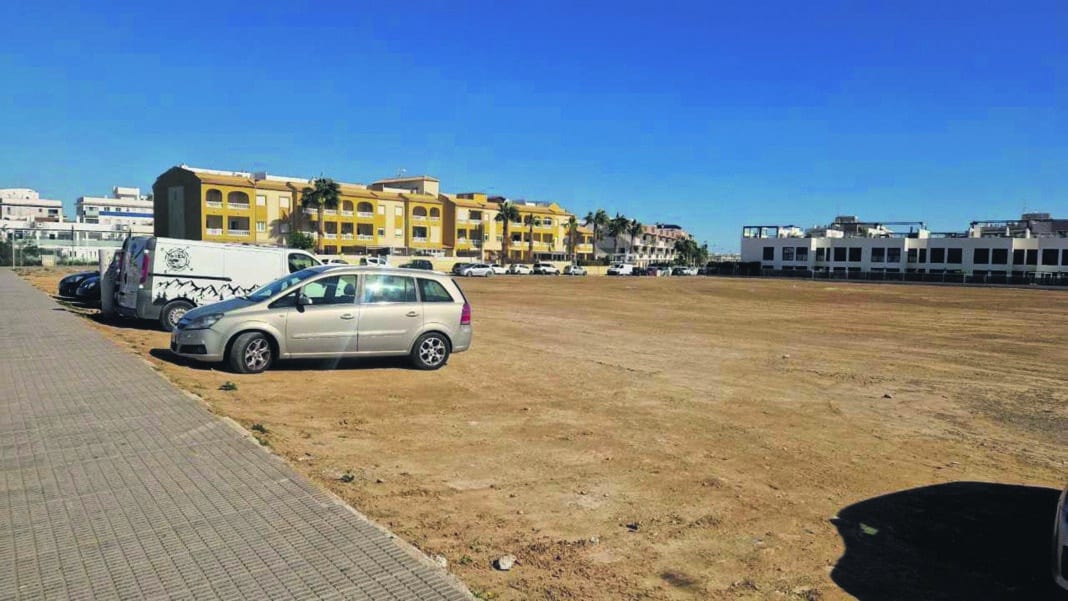 De linkse partijen Compromís en Cambiemos Orihuela hebben de regionale overheid van Valencia ervan beschuldigd de openbare gezondheidszorg in Orihuela opzettelijk uit te hollen om plaats te maken voor een nieuw privéziekenhuis van Ribera Salud.