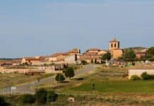 FREE HOUSING IN SPAIN – BUT ONLY IF YOU RUN THE VILLAGE BAR With an economy based on livestock farming and a mix of shepherds and retirees, Arenillas offers a quiet rural lifestyle — and a rare chance to live in Spain without paying a single euro in rent, in exchange for helping keep a village alive.