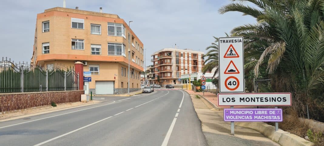 Система сбора мусора от дома требует активного участия жителей, которые будут сортировать отходы дома и оставлять свои мусорные баки у обочины в соответствии с запланированным временем вывоза.