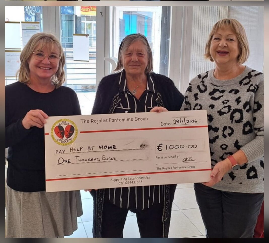 Hjemmehjelp-donasjon 25 Rojales Pantomime Group har nylig økt innsamlingen til sine utvalgte veldedige organisasjoner med inntektene fra pantomimen deres fra 2025, «Rødhette og de tre små grisene». Showet var en stor suksess, og så langt har de gitt €1000 til Pink Ladies og det samme beløpet til Help at Home.