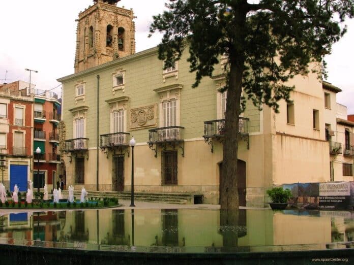 Pour la troisième année consécutive, la municipalité a reçu 45&nbsp;996 € du service de l’emploi de Valence, Labora, dans le cadre du programme ETRAME, ce qui a permis l’embauche de deux personnes de la région souffrant de graves problèmes de santé mentale.