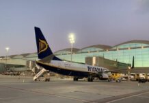 Ryanair warns Spain passengers: check in online or face extra charges Passengers flying with Ryanair from Spain are being reminded to check in online before heading to the airport or risk paying an additional fee.