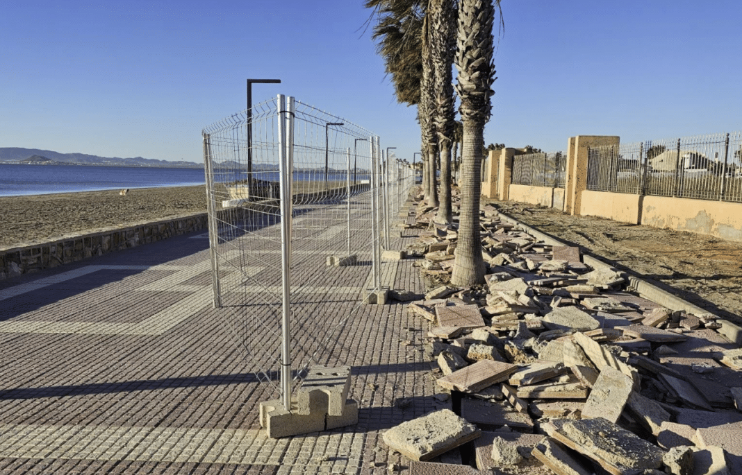 Los Alcázares hat mit dem Bau eines neuen Radwegs entlang seiner Strandpromenade begonnen und damit den ersten Schritt in einem ehrgeizigen Plan unternommen, die gesamte Küstenlinie mit einem durchgehenden Radweg zu verbinden.