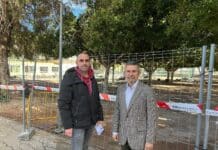 Рафал начинает новую жизнь с новой легкоатлетической дорожкой и фитнес-зонами! В муниципальном спортивном комплексе Рафала на улице Ла Деспьерта происходят захватывающие перемены! Городской совет дал старт строительству совершенно новой 200-метровой шестиполосной легкоатлетической дорожки, а также площадок для фитнеса и калише, призванных побудить жителей к активному отдыху и наслаждению природой.