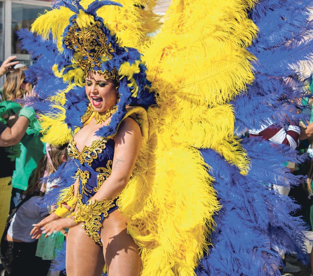 01_St. Patricks dag-danser WEB Cabo Roig var oversvømt av grøntområder denne helgen da tusenvis av innbyggere og besøkende fylte den berømte strandpromenaden på Orihuela Costa for å nyte den årlige St. Patricks Day-paraden, en av de største feiringene av sitt slag på det europeiske fastlandet.