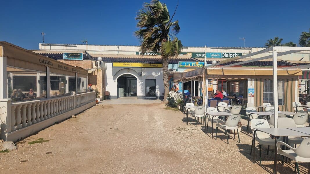 A wave of anger is sweeping through the south of Torrevieja as Correos presses ahead with plans to shut one of the area’s busiest post offices, despite fierce local opposition and hundreds of signatures calling for it to stay open.