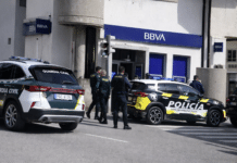 Bank Siege Drama as Masked Machete Gang Hold Hostages in San Pedro A terrifying bank hostage drama unfolded in the centre of San Pedro del Pinatar on Friday when two masked robbers — including a teenager — stormed a BBVA bank armed with a machete and a fake gun, forcing staff and customers to the floor.