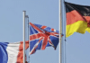 Spanje wordt buitengesloten nu het VK een sleutelrol speelt in het nieuwe Europese defensieblok. Temidden van toenemende geopolitieke spanningen ontstaat er snel een nieuwe Europese defensiearchitectuur, maar analisten waarschuwen dat Spanje het risico loopt buitenspel te komen te staan, aangezien belangrijke beslissingen steeds vaker worden genomen op basis van overeenkomsten tussen individuele Europese landen in plaats van EU-instellingen. Het initiatief wordt grotendeels vormgegeven door Frankrijk en Duitsland, waarbij het Verenigd Koninkrijk ondanks de Brexit ook een centrale rol speelt.