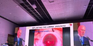 Le professeur Jorge Alió présente des lentilles accommodatives de nouvelle génération au salon Facocaribe 2026 en Colombie. Le professeur Jorge Alió, ophtalmologiste renommé et chercheur honoraire à l'Université Miguel Hernández (UMH) d'Elche, a participé en tant qu'éminent conférencier international au Congrès Facocaribe 2026 à Barranquilla, en Colombie, qui s'est tenu du 5 au 7 mars.