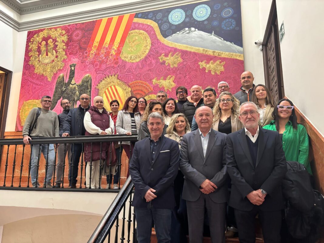 Questa mattina Orihuela ha ospitato una sessione di lavoro del Consell Escolar de la Comunitat Valenciana (CECV) nell'ambito del programma "Tu voz importa" (La tua voce conta), che ha visitato i comuni della regione durante l'anno scolastico 2025/2026.