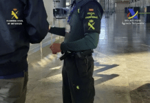 SKY CHAOS TO COSTA! Boozy Brits Spark Mid-Air Mayhem on Alicante Flight The plane was met on arrival by officers ready to take control of the situation, with the unruly group facing possible fines—or worse—if their behaviour is deemed criminal.