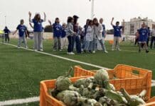 Sport, Learning, and Fun at the Sixth Vega Baja Artichoke School Olympics Around 300 fifth-grade students from eight schools across the Vega Baja took part in the sixth edition of the Artichoke School Olympics, held at the Sadrián Stadium in Almoradí.