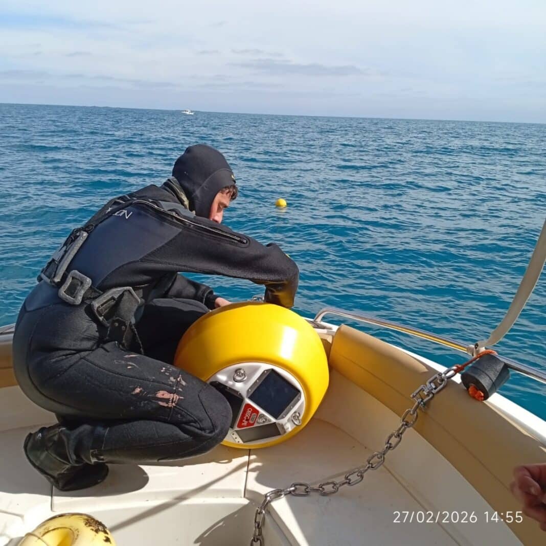 Het gemeentehuis heeft € 82,728 aan Europese subsidies geïnvesteerd – via het Plan voor Duurzaam Toerisme (PSTD) – voor de installatie van een netwerk van oceanografische boeien, een stroommeter en videobewakingscamera's langs de kust.