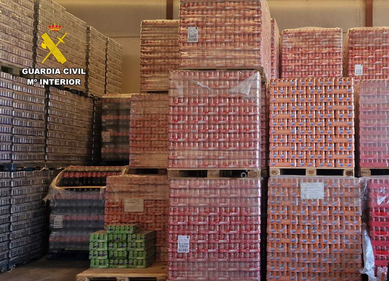 200,000 CANS OF FIZZ-ICAL EVIDENCE SEIZED IN LOS ALCÁZARES RAID