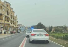 OFF-DUTY COPS NAIL STOLEN FRENCH CAR ON AP-7 Two off-duty Orihuela Local Police officers helped bring down suspected car thieves after spotting a speeding vehicle with French plates on the AP-7 motorway.
